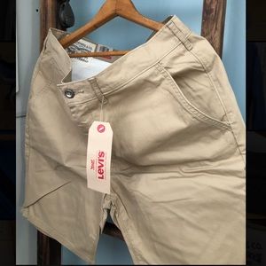 Levi’s Straight Chino Shorts